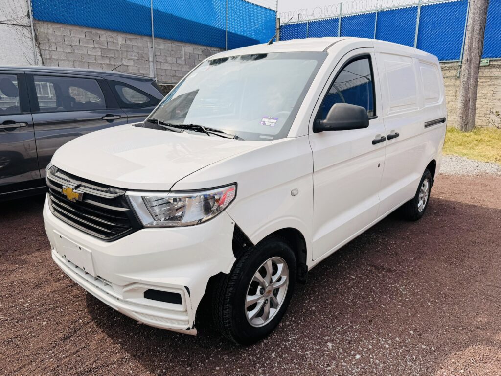 No te arriesgues comprando autos en subastas, tienen vicios ocultos y faltantes. Compra de manera directa con nosotros, todas nuestras unidades encienden y ruedan.