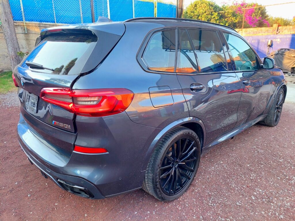 No te arriesgues comprando autos en subastas, tienen vicios ocultos y faltantes. Compra de manera directa con nosotros, todas nuestras unidades encienden y ruedan.