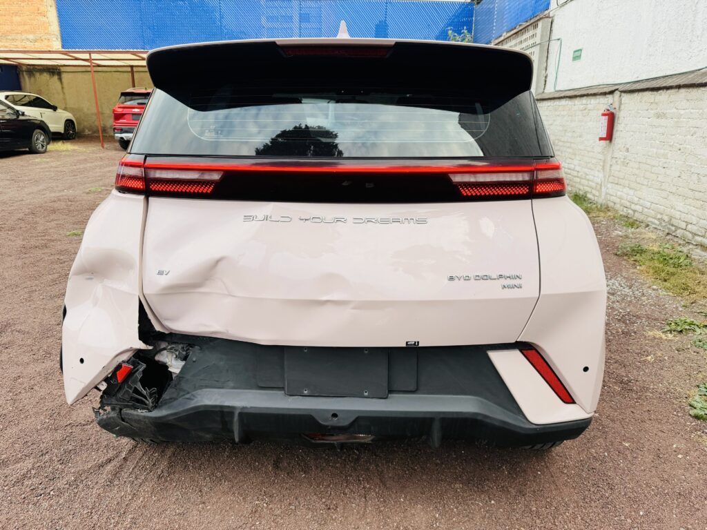 No te arriesgues comprando autos en subastas, tienen vicios ocultos y faltantes. Compra de manera directa con nosotros, todas nuestras unidades encienden y ruedan.