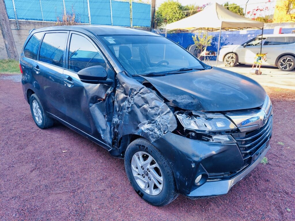 No te arriesgues comprando autos en subastas, tienen vicios ocultos y faltantes. Compra de manera directa con nosotros, todas nuestras unidades encienden y ruedan.