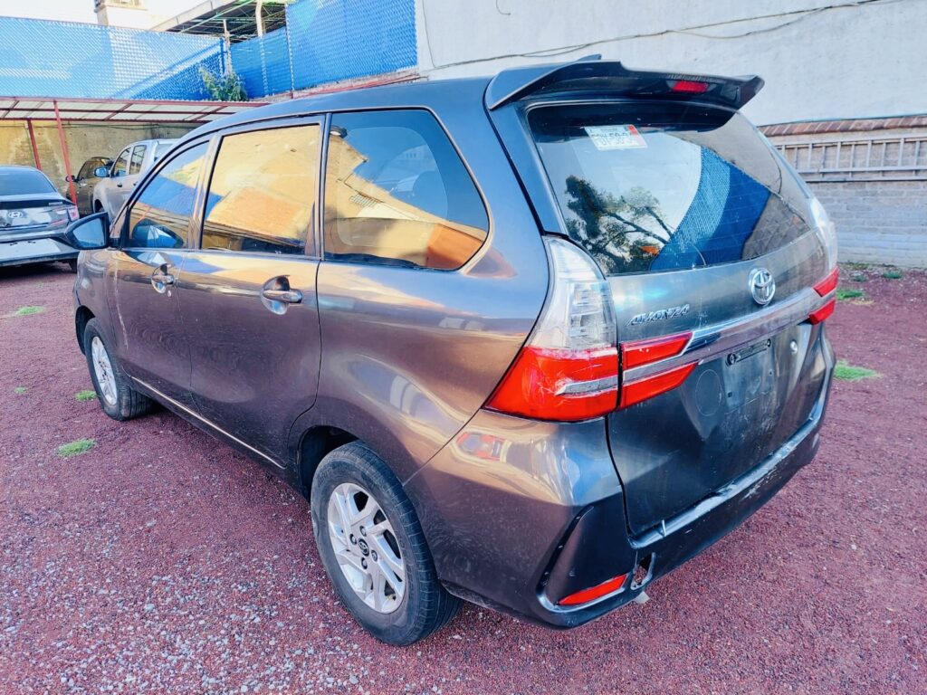 No te arriesgues comprando autos en subastas, tienen vicios ocultos y faltantes. Compra de manera directa con nosotros, todas nuestras unidades encienden y ruedan.