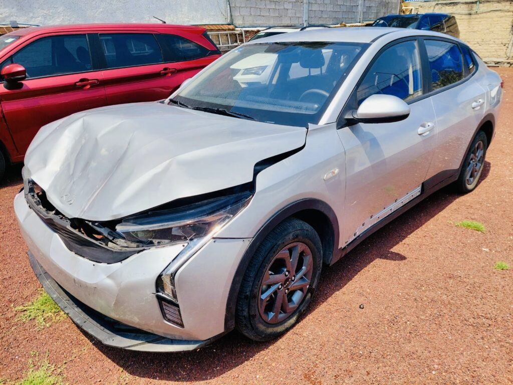 No te arriesgues comprando autos en subastas, tienen vicios ocultos y faltantes. Compra de manera directa con nosotros, todas nuestras unidades encienden y ruedan.