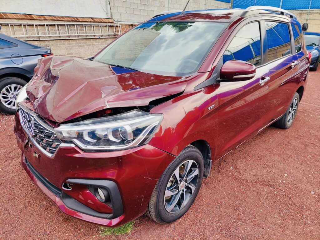 No te arriesgues comprando autos en subastas, tienen vicios ocultos y faltantes. Compra de manera directa con nosotros, todas nuestras unidades encienden y ruedan.