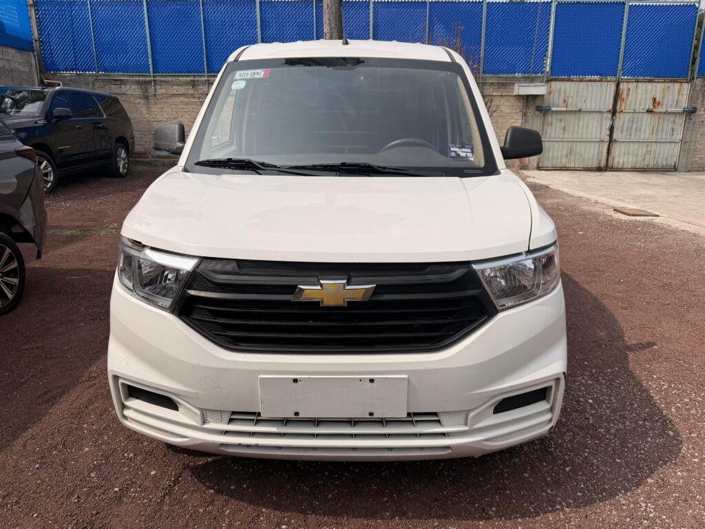 No te arriesgues comprando autos en subastas, tienen vicios ocultos y faltantes. Compra de manera directa con nosotros, todas nuestras unidades encienden y ruedan.