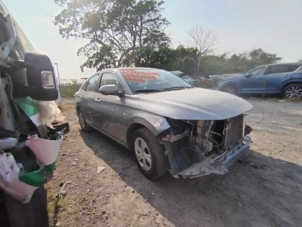 No te arriesgues comprando autos en subastas, tienen vicios ocultos y faltantes. Compra de manera directa con nosotros, todas nuestras unidades encienden y ruedan.