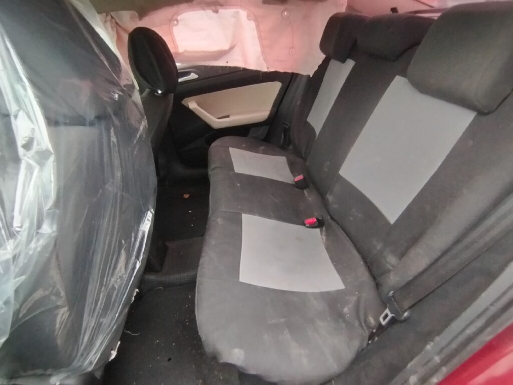 No te arriesgues comprando autos en subastas, tienen vicios ocultos y faltantes. Compra de manera directa con nosotros, todas nuestras unidades encienden y ruedan.