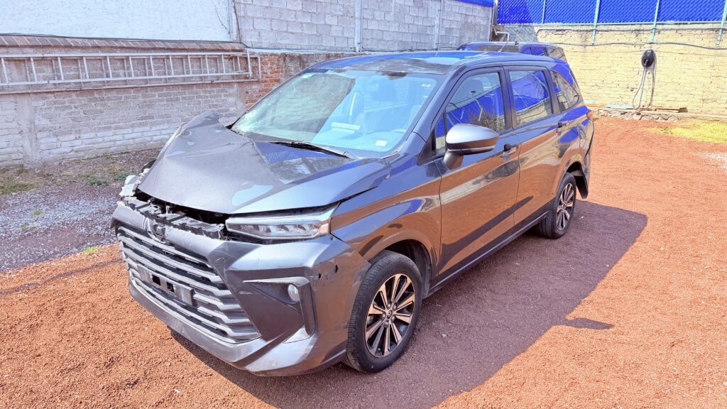 No te arriesgues comprando autos en subastas, tienen vicios ocultos y faltantes. Compra de manera directa con nosotros, todas nuestras unidades encienden y ruedan.