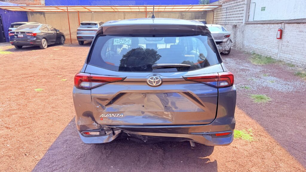 No te arriesgues comprando autos en subastas, tienen vicios ocultos y faltantes. Compra de manera directa con nosotros, todas nuestras unidades encienden y ruedan.