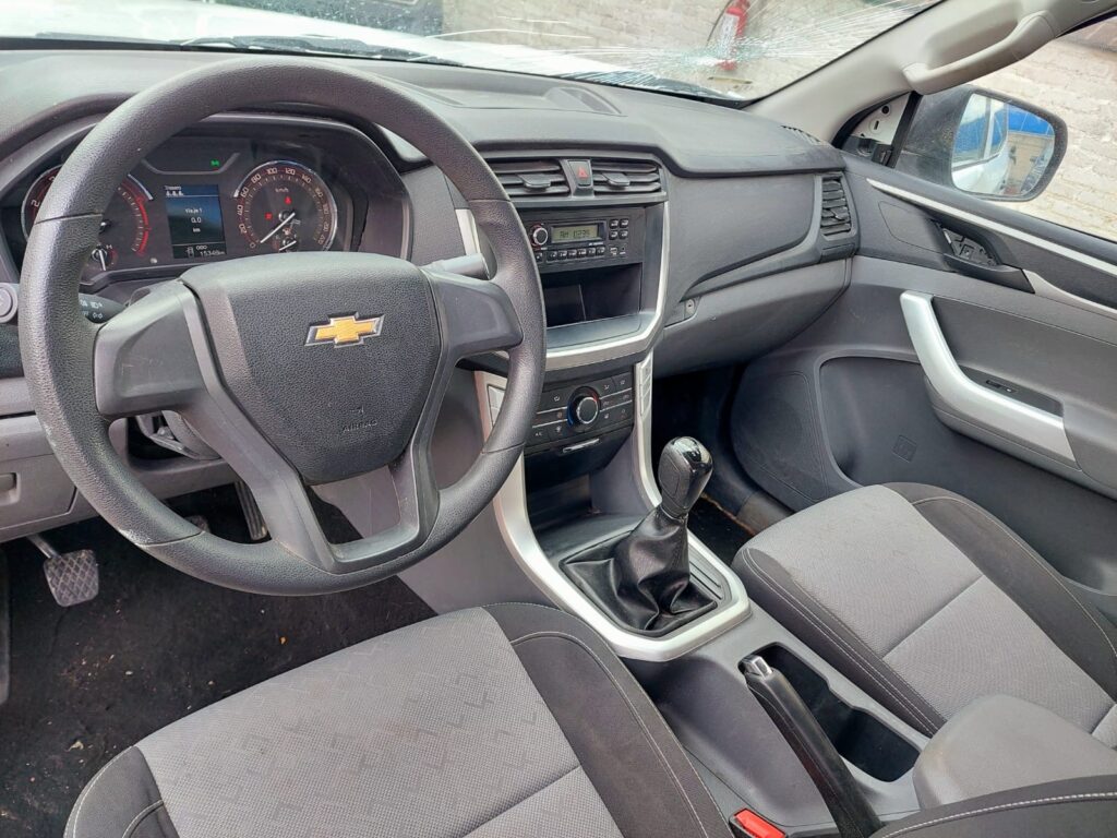 No te arriesgues comprando autos en subastas, tienen vicios ocultos y faltantes. Compra de manera directa con nosotros, todas nuestras unidades encienden y ruedan.