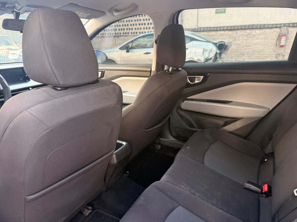 No te arriesgues comprando autos en subastas, tienen vicios ocultos y faltantes. Compra de manera directa con nosotros, todas nuestras unidades encienden y ruedan.