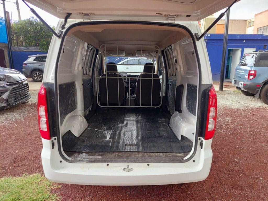 No te arriesgues comprando autos en subastas, tienen vicios ocultos y faltantes. Compra de manera directa con nosotros, todas nuestras unidades encienden y ruedan.