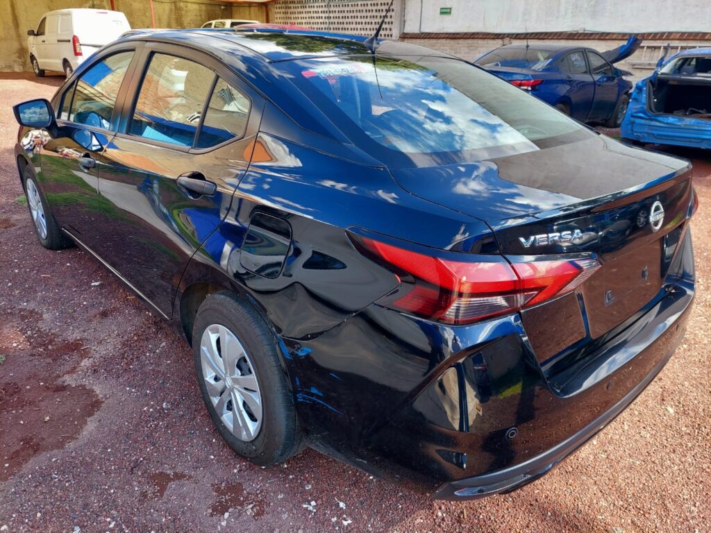 No te arriesgues comprando autos en subastas, tienen vicios ocultos y faltantes. Compra de manera directa con nosotros, todas nuestras unidades encienden y ruedan.