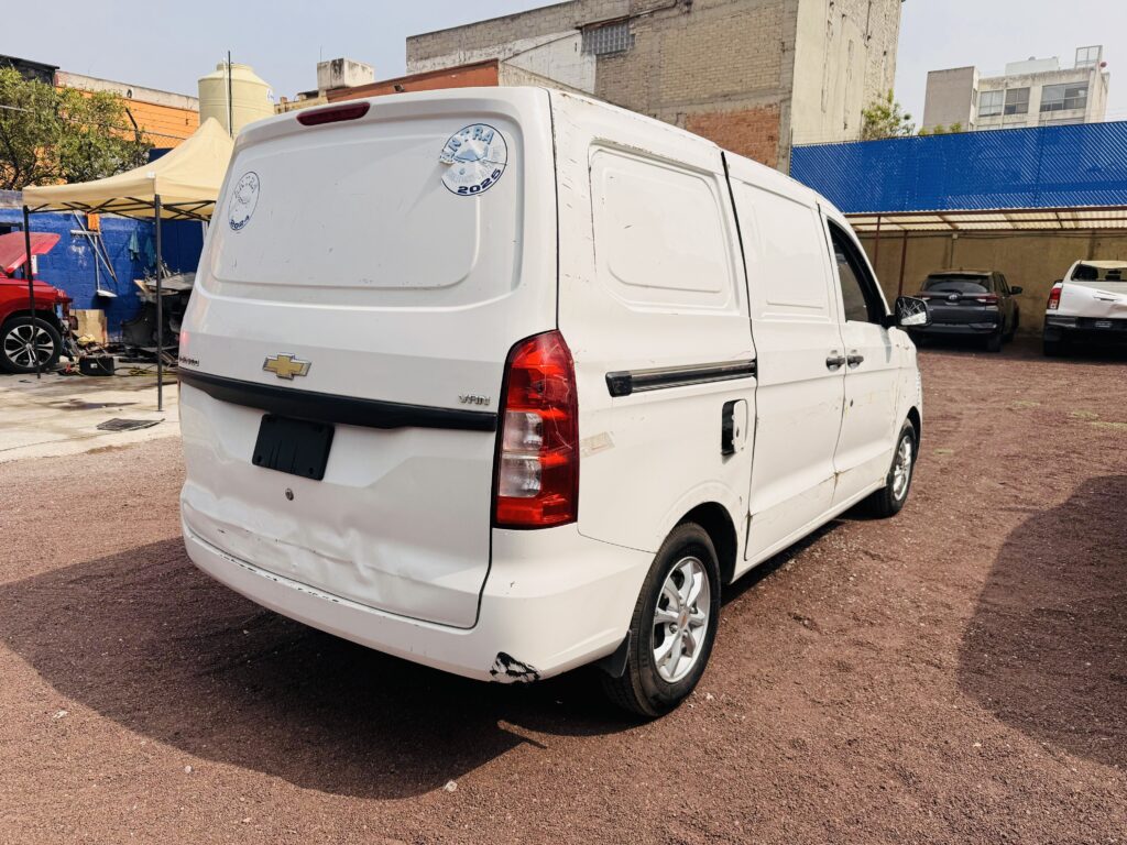 No te arriesgues comprando autos en subastas, tienen vicios ocultos y faltantes. Compra de manera directa con nosotros, todas nuestras unidades encienden y ruedan.