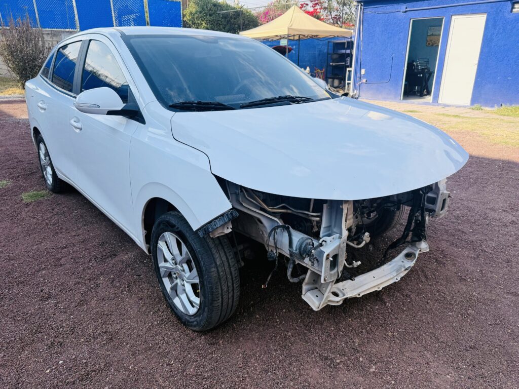 No te arriesgues comprando autos en subastas, tienen vicios ocultos y faltantes. Compra de manera directa con nosotros, todas nuestras unidades encienden y ruedan.