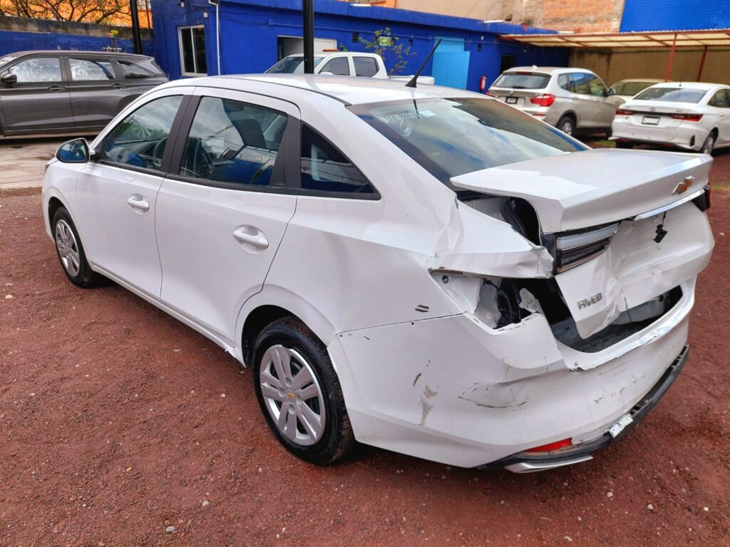 No te arriesgues comprando autos en subastas, tienen vicios ocultos y faltantes. Compra de manera directa con nosotros, todas nuestras unidades encienden y ruedan.