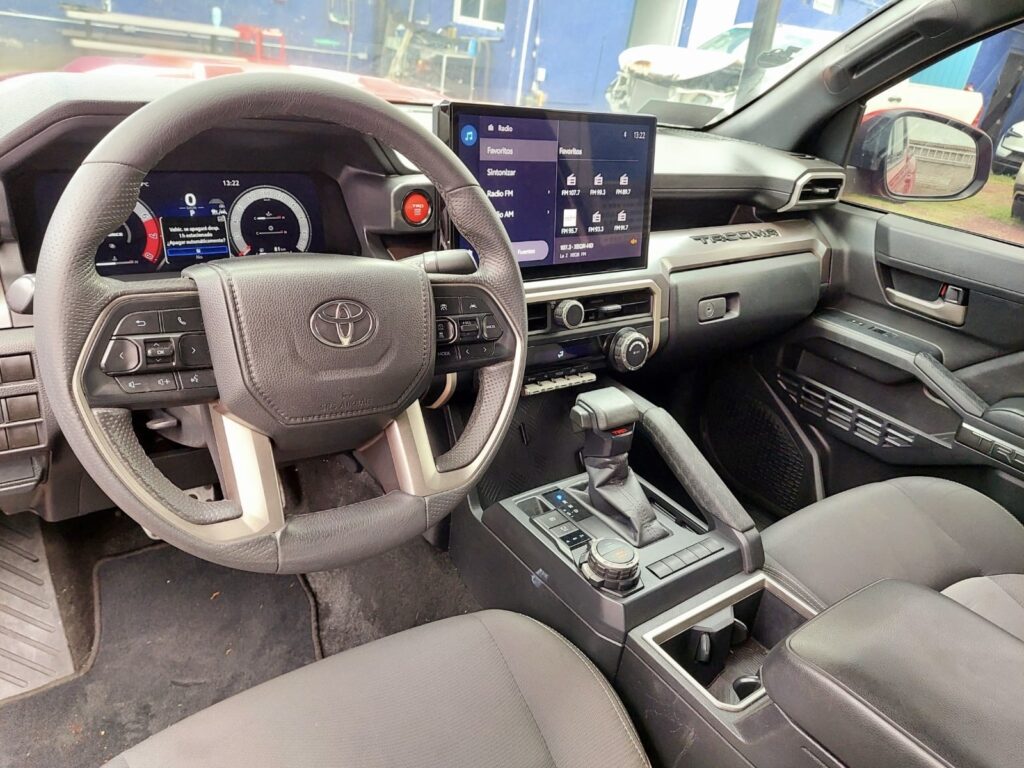 No te arriesgues comprando autos en subastas, tienen vicios ocultos y faltantes. Compra de manera directa con nosotros, todas nuestras unidades encienden y ruedan.