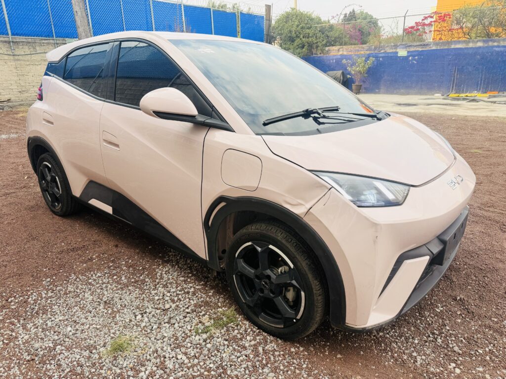 No te arriesgues comprando autos en subastas, tienen vicios ocultos y faltantes. Compra de manera directa con nosotros, todas nuestras unidades encienden y ruedan.