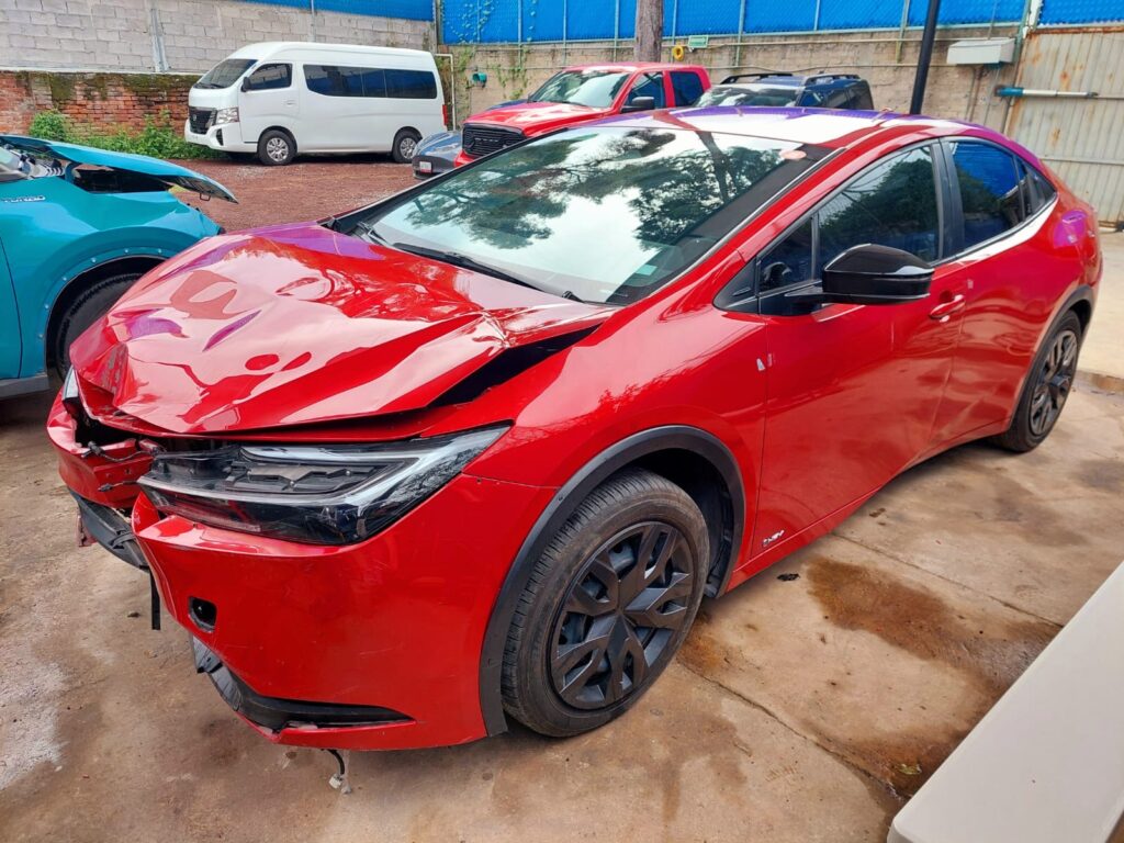 No te arriesgues comprando autos en subastas, tienen vicios ocultos y faltantes. Compra de manera directa con nosotros, todas nuestras unidades encienden y ruedan.