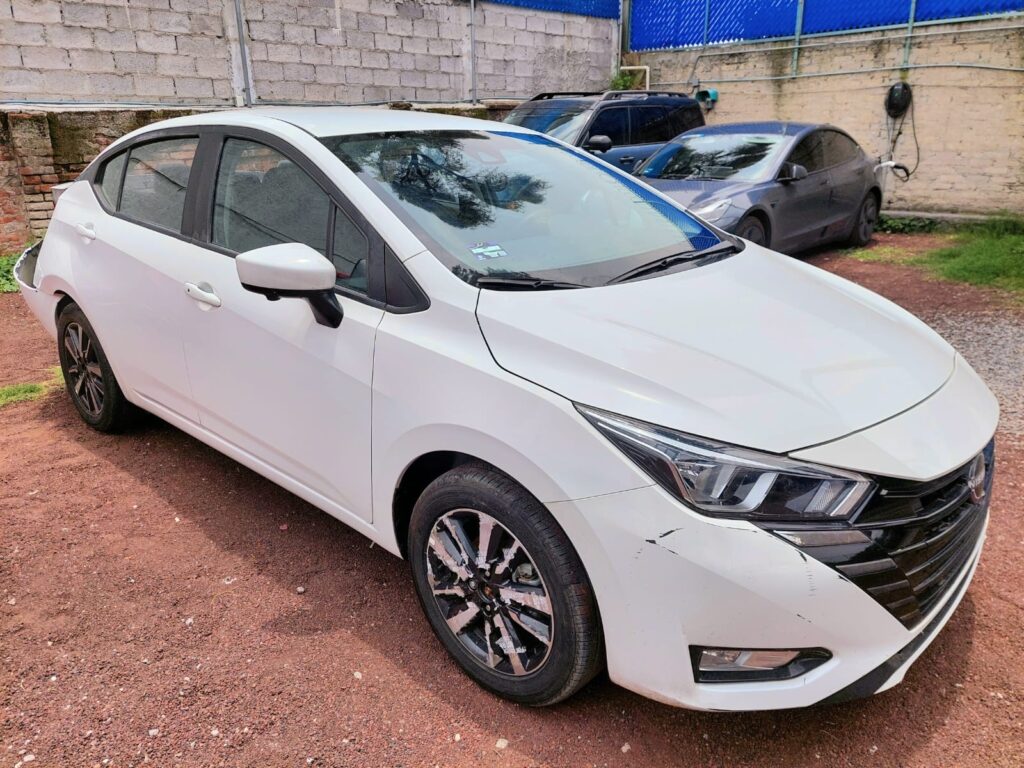 No te arriesgues comprando autos en subastas, tienen vicios ocultos y faltantes. Compra de manera directa con nosotros, todas nuestras unidades encienden y ruedan.