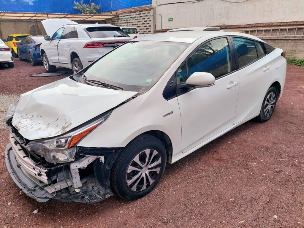 No te arriesgues comprando autos en subastas, tienen vicios ocultos y faltantes. Compra de manera directa con nosotros, todas nuestras unidades encienden y ruedan.