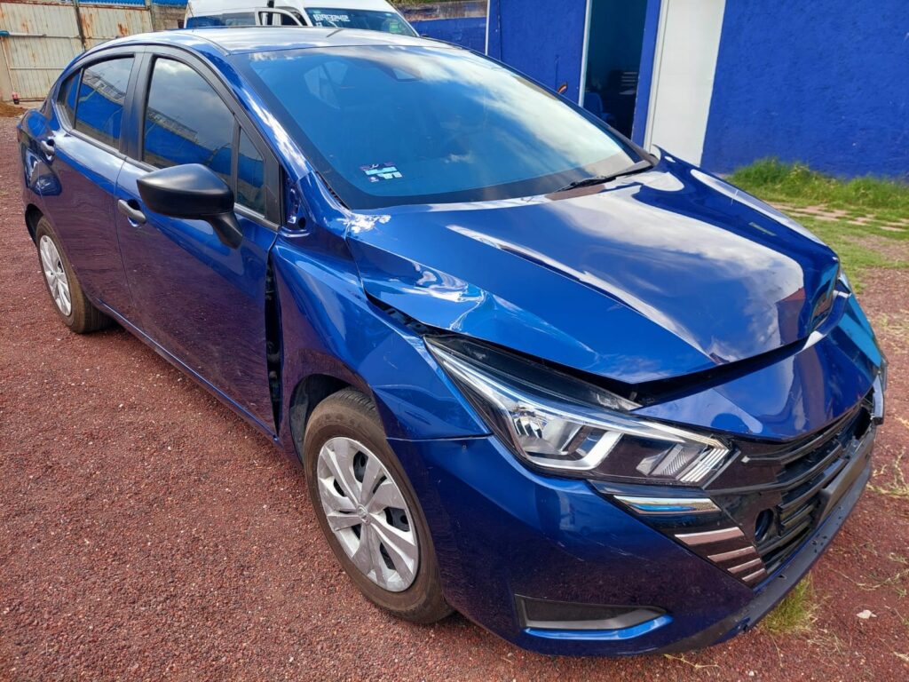 No te arriesgues comprando autos en subastas, tienen vicios ocultos y faltantes. Compra de manera directa con nosotros, todas nuestras unidades encienden y ruedan.
