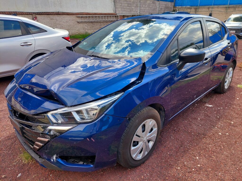 No te arriesgues comprando autos en subastas, tienen vicios ocultos y faltantes. Compra de manera directa con nosotros, todas nuestras unidades encienden y ruedan.