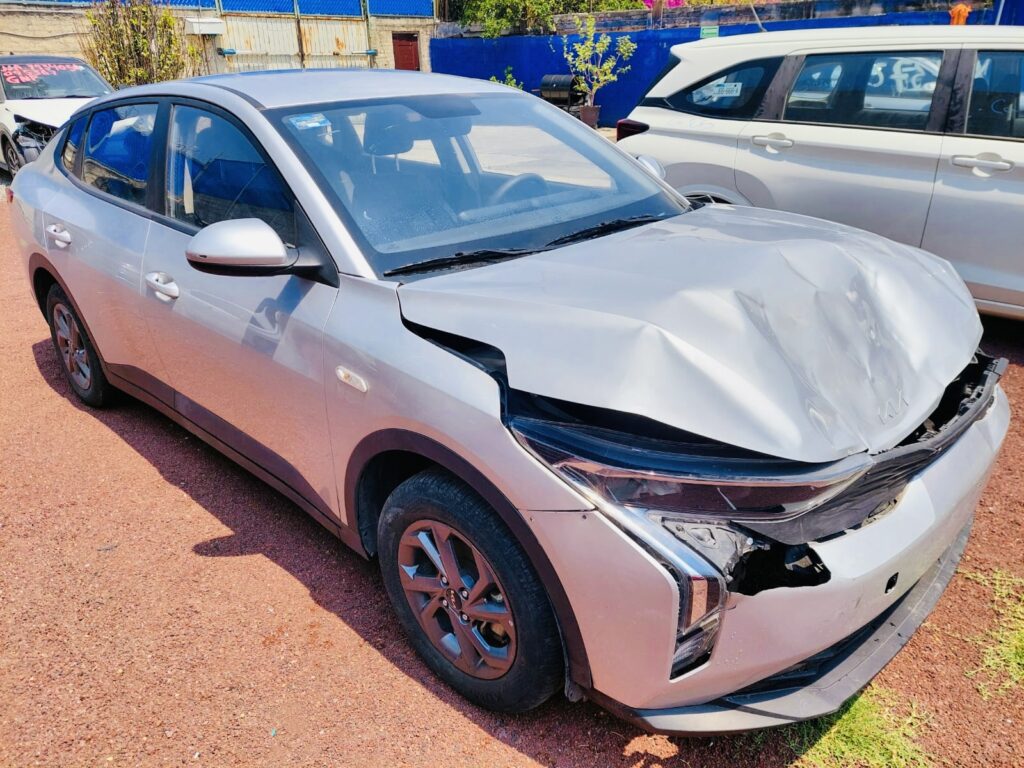 No te arriesgues comprando autos en subastas, tienen vicios ocultos y faltantes. Compra de manera directa con nosotros, todas nuestras unidades encienden y ruedan.