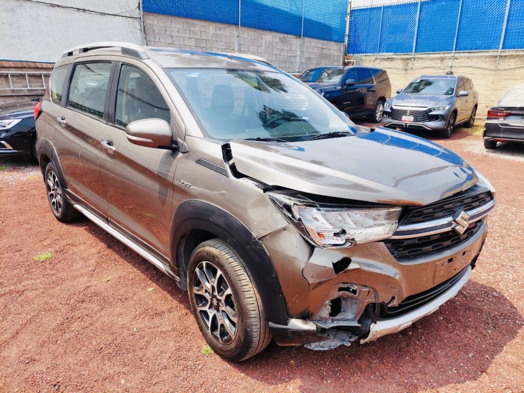 No te arriesgues comprando autos en subastas, tienen vicios ocultos y faltantes. Compra de manera directa con nosotros, todas nuestras unidades encienden y ruedan.