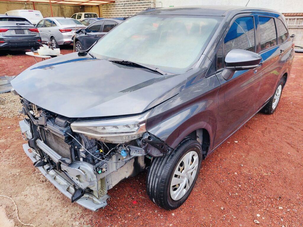 No te arriesgues comprando autos en subastas, tienen vicios ocultos y faltantes. Compra de manera directa con nosotros, todas nuestras unidades encienden y ruedan.