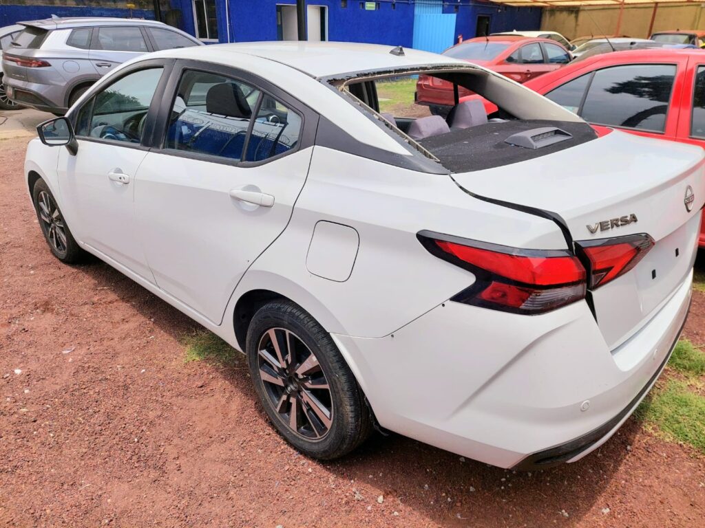 No te arriesgues comprando autos en subastas, tienen vicios ocultos y faltantes. Compra de manera directa con nosotros, todas nuestras unidades encienden y ruedan.