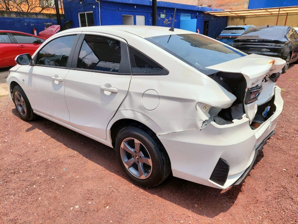No te arriesgues comprando autos en subastas, tienen vicios ocultos y faltantes. Compra de manera directa con nosotros, todas nuestras unidades encienden y ruedan.