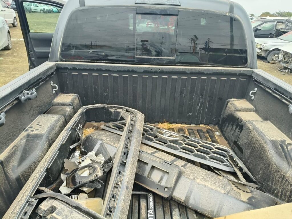 No te arriesgues comprando autos en subastas, tienen vicios ocultos y faltantes. Compra de manera directa con nosotros, todas nuestras unidades encienden y ruedan.