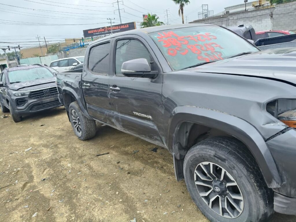 No te arriesgues comprando autos en subastas, tienen vicios ocultos y faltantes. Compra de manera directa con nosotros, todas nuestras unidades encienden y ruedan.