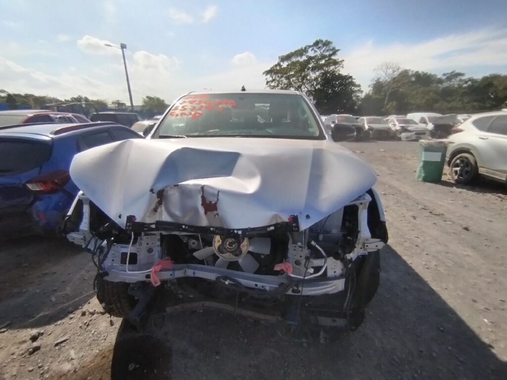 No te arriesgues comprando autos en subastas, tienen vicios ocultos y faltantes. Compra de manera directa con nosotros, todas nuestras unidades encienden y ruedan.