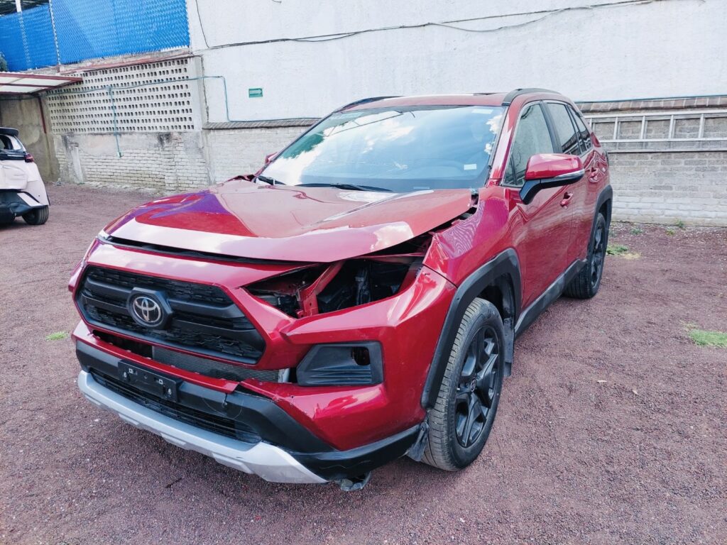 No te arriesgues comprando autos en subastas, tienen vicios ocultos y faltantes. Compra de manera directa con nosotros, todas nuestras unidades encienden y ruedan.