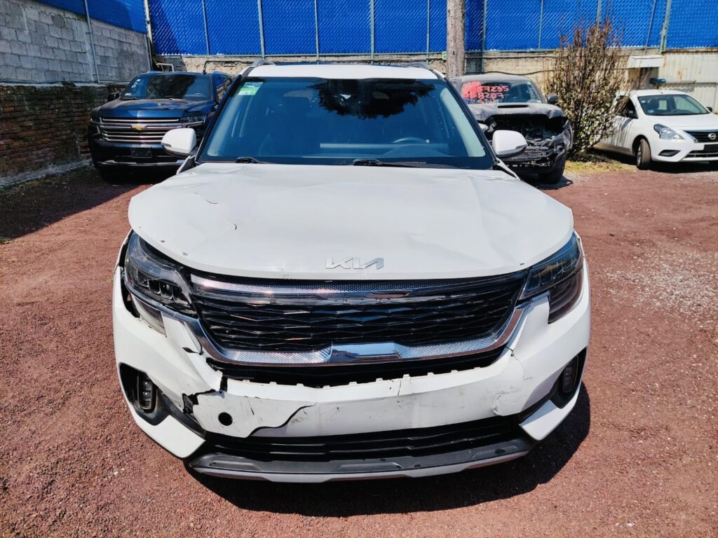 No te arriesgues comprando autos en subastas, tienen vicios ocultos y faltantes. Compra de manera directa con nosotros, todas nuestras unidades encienden y ruedan.