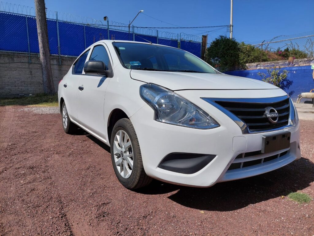 No te arriesgues comprando autos en subastas, tienen vicios ocultos y faltantes. Compra de manera directa con nosotros, todas nuestras unidades encienden y ruedan.