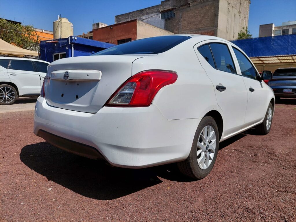 No te arriesgues comprando autos en subastas, tienen vicios ocultos y faltantes. Compra de manera directa con nosotros, todas nuestras unidades encienden y ruedan.