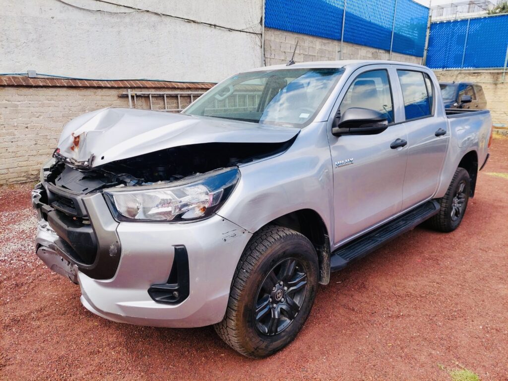 No te arriesgues comprando autos en subastas, tienen vicios ocultos y faltantes. Compra de manera directa con nosotros, todas nuestras unidades encienden y ruedan.