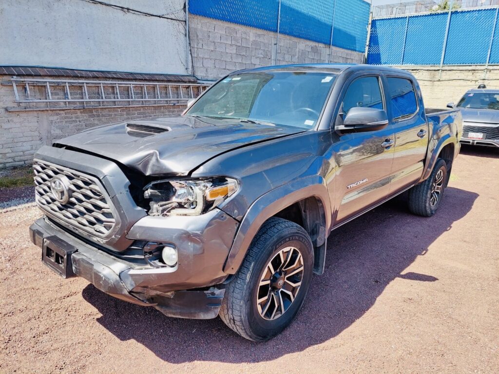 No te arriesgues comprando autos en subastas, tienen vicios ocultos y faltantes. Compra de manera directa con nosotros, todas nuestras unidades encienden y ruedan.