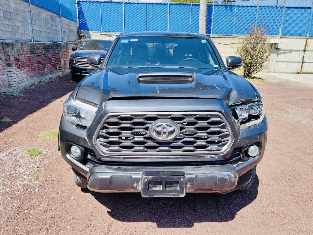 No te arriesgues comprando autos en subastas, tienen vicios ocultos y faltantes. Compra de manera directa con nosotros, todas nuestras unidades encienden y ruedan.