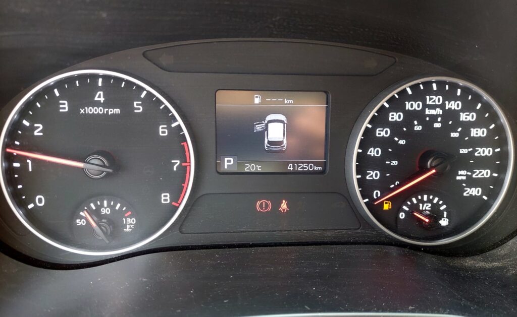 No te arriesgues comprando autos en subastas, tienen vicios ocultos y faltantes. Compra de manera directa con nosotros, todas nuestras unidades encienden y ruedan.