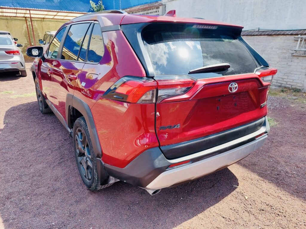 No te arriesgues comprando autos en subastas, tienen vicios ocultos y faltantes. Compra de manera directa con nosotros, todas nuestras unidades encienden y ruedan.