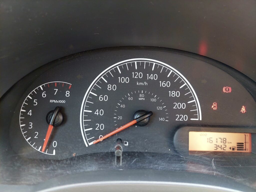 No te arriesgues comprando autos en subastas, tienen vicios ocultos y faltantes. Compra de manera directa con nosotros, todas nuestras unidades encienden y ruedan.