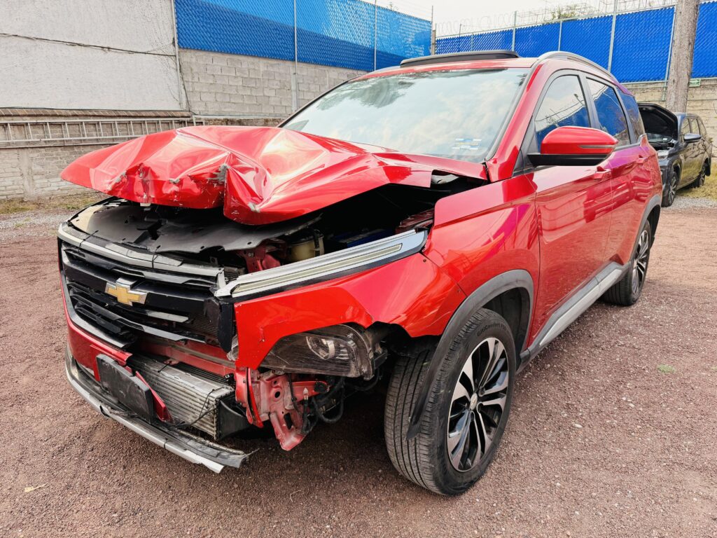 No te arriesgues comprando autos en subastas, tienen vicios ocultos y faltantes. Compra de manera directa con nosotros, todas nuestras unidades encienden y ruedan.