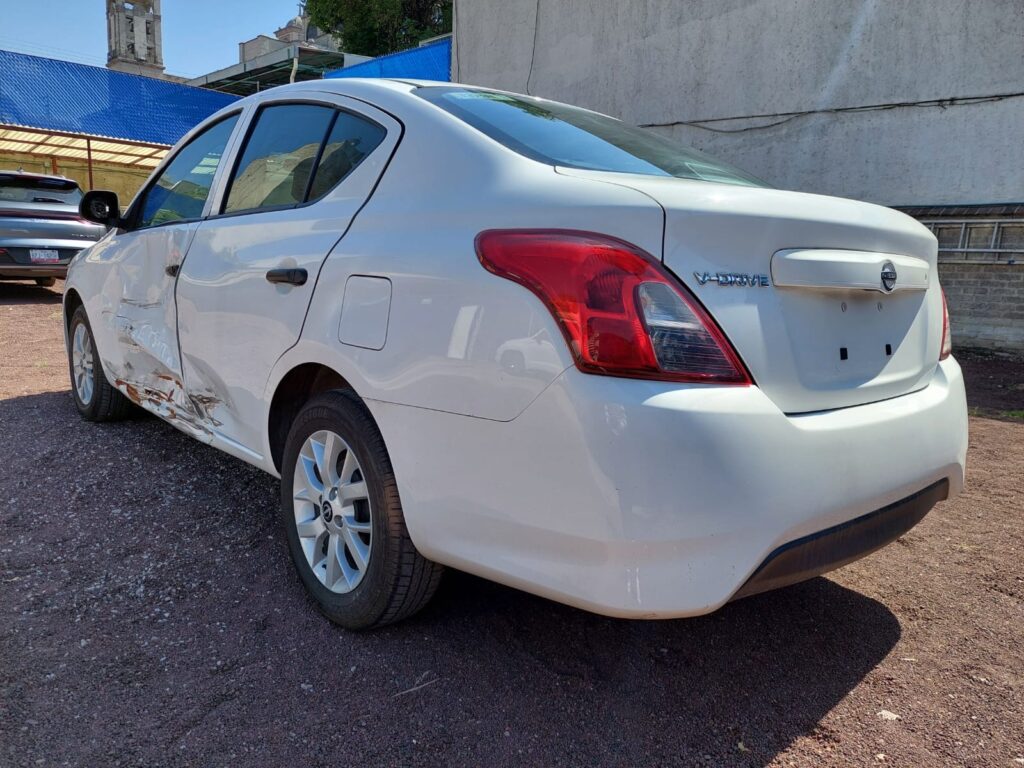 No te arriesgues comprando autos en subastas, tienen vicios ocultos y faltantes. Compra de manera directa con nosotros, todas nuestras unidades encienden y ruedan.