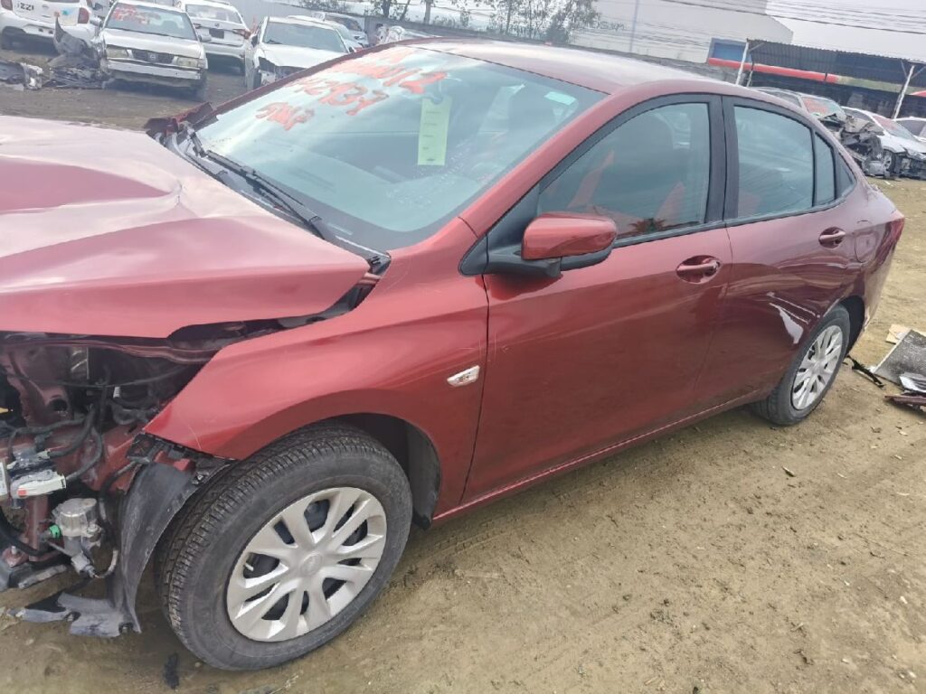 No te arriesgues comprando autos en subastas, tienen vicios ocultos y faltantes. Compra de manera directa con nosotros, todas nuestras unidades encienden y ruedan.