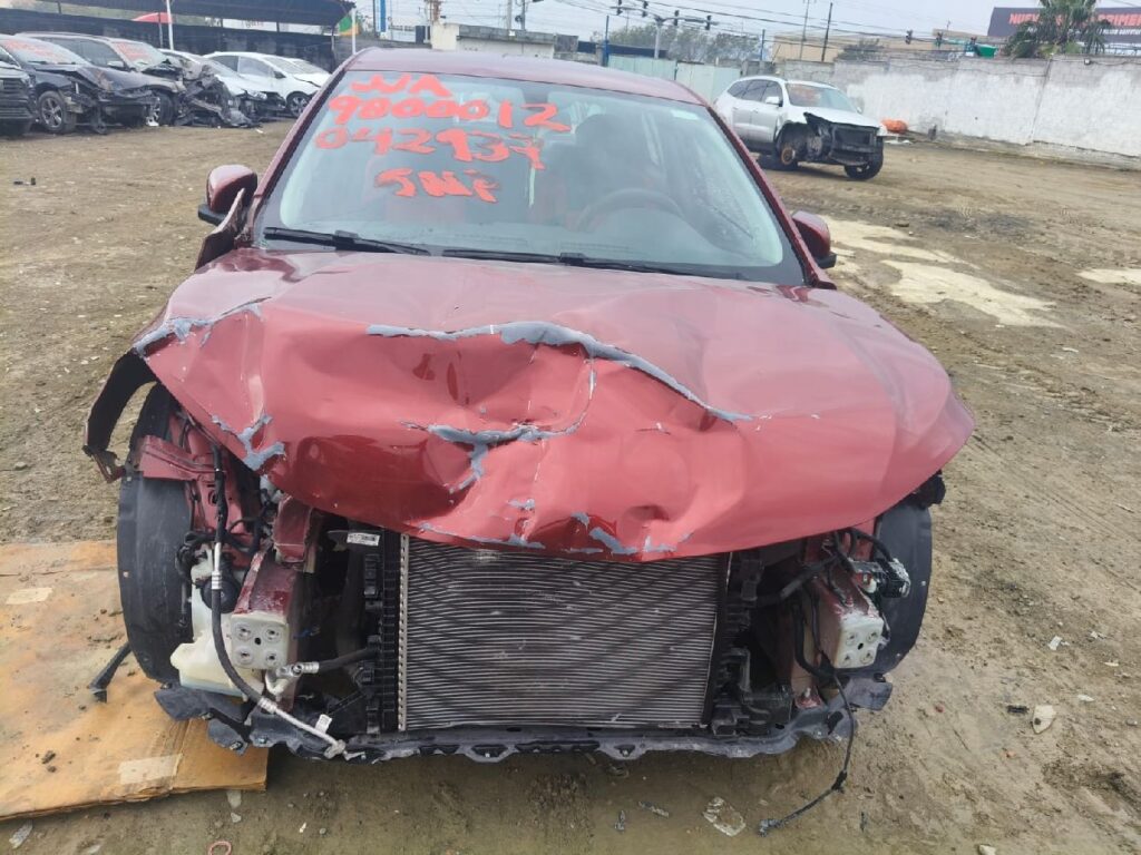 No te arriesgues comprando autos en subastas, tienen vicios ocultos y faltantes. Compra de manera directa con nosotros, todas nuestras unidades encienden y ruedan.