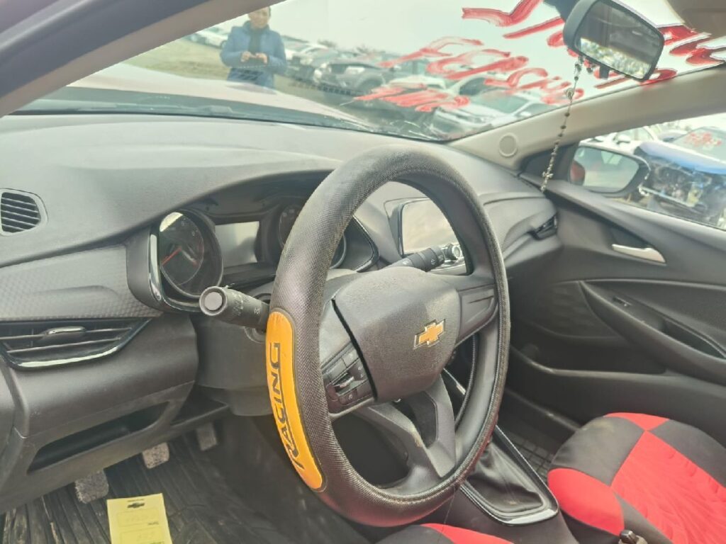 No te arriesgues comprando autos en subastas, tienen vicios ocultos y faltantes. Compra de manera directa con nosotros, todas nuestras unidades encienden y ruedan.