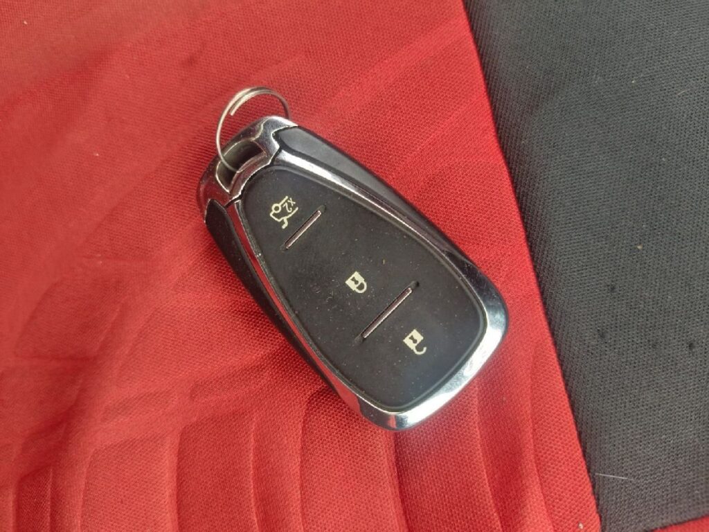 No te arriesgues comprando autos en subastas, tienen vicios ocultos y faltantes. Compra de manera directa con nosotros, todas nuestras unidades encienden y ruedan.